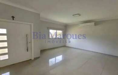 Imagem: A casa em condomínio possui 4 Dormitórios, 5 Banheiros, 4