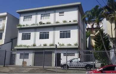 Imagem: O depósito possui 5 Vagas na garagem, 650m² de Área e está