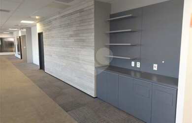 Imagem: O depósito possui 5 Vagas na garagem, 503m² de Área e está