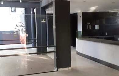 Imagem: O depósito possui 4 Vagas na garagem, 300m² de Área e está