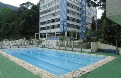 Imagem: O apartamento possui 1 Dormitório, 1 Banheiro, 2 Vagas na garagem