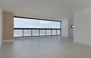 Imagem: O apartamento possui 3 Dormitórios, 1 Banheiro, 2 Vagas na