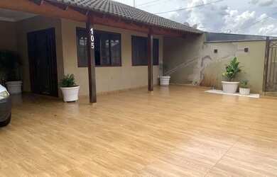 Imagem: A casa possui 3 Dormitórios, 3 Banheiros, 3 Vagas na garagem