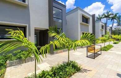 Imagem 6: Condomínio Jamestown. Piscina, Ar-condicionado, 401m² de Áreae4 Vagas...