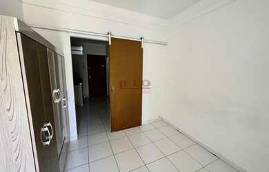 Imagem: O apartamento possui 1 Dormitório, 1 Banheiro, 1 Vaga na garagem