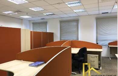 Imagem: O depósito possui 1 Vaga na garagem e 70m² de Área e está