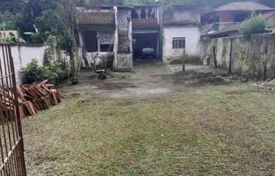 Imagem: A casa possui 2 Dormitórios, 2 Banheiros, 5 Vagas na garagem