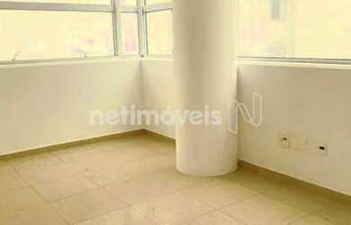 Imagem: O depósito possui 2 Vagas na garagem, 60m² de Área e está