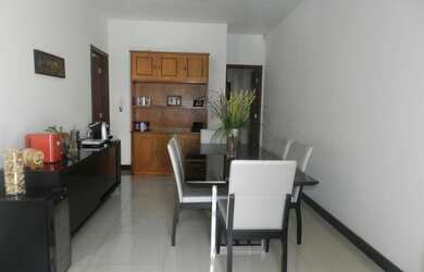 Imagem: A casa possui 3 Dormitórios, 2 Banheiros, 2 Vagas na garagem