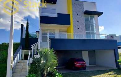 Imagem: A casa em condomínio possui 3 Dormitórios, 3 Banheiros, 5