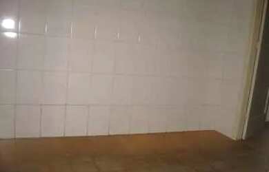 Imagem: A casa possui 1 Dormitório, 2 Banheiros, 1 Vaga na garagem