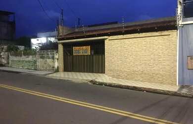 Imagem 1: Casa no São Jorge. Piscina, 100m² de Área, 2 Vagas na garageme3 Dormitórios