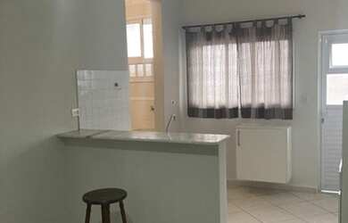 Imagem: A kitnet possui 1 Dormitório, 1 Banheiro, 1 Vaga na garagem