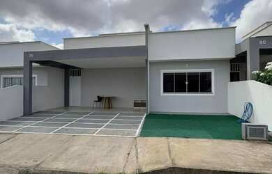 Imagem: A casa em condomínio possui 3 Dormitórios, 2 Banheiros, 2