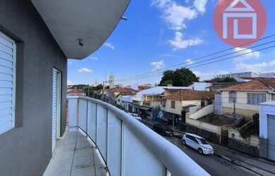 Imagem: O apartamento possui 3 Dormitórios, 1 Banheiro, 1 Vaga na garagem