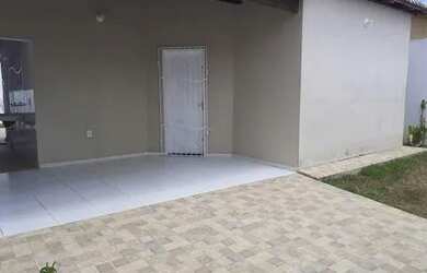 Imagem: A casa possui 3 Dormitórios, 3 Banheiros, 2 Vagas na garagem