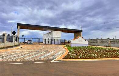 Imagem: O terreno possui 305m² de Área e está localizado em Parque