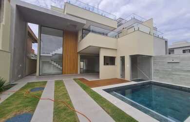 Imagem: A casa em condomínio possui 4 Dormitórios, 4 Banheiros, 3