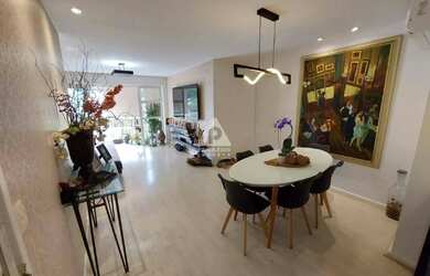 Imagem: O apartamento possui 4 Dormitórios, 3 Banheiros, 2 Vagas na