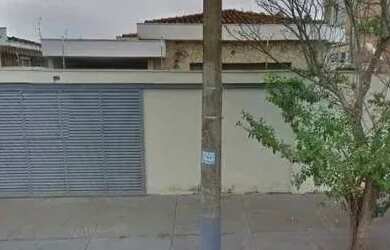 Imagem: O depósito à venda possui 2 Vagas na garagem e 227m² de Área