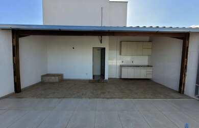 Imagem: O apartamento na cobertura possui 2 Dormitórios, 1 Banheiro