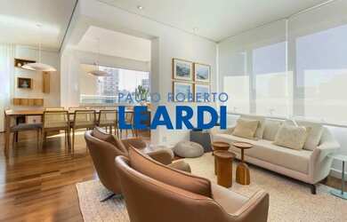 Imagem: O apartamento possui 4 Dormitórios, 4 Banheiros, 4 Vagas na