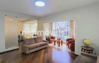 Imagem: O apartamento possui 4 Dormitórios, 3 Banheiros, 3 Vagas na