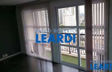 Imagem: O depósito possui 1 Vaga na garagem e 45m² de Área e está