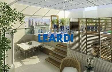 Imagem: O apartamento na cobertura possui 4 Dormitórios, 5 Banheiros