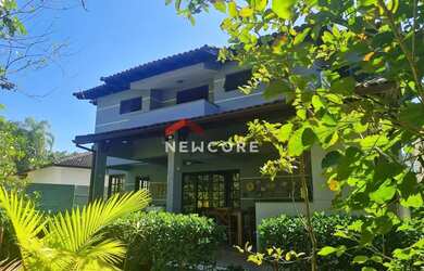 Imagem: A casa em condomínio possui 4 Dormitórios, 5 Banheiros, 5