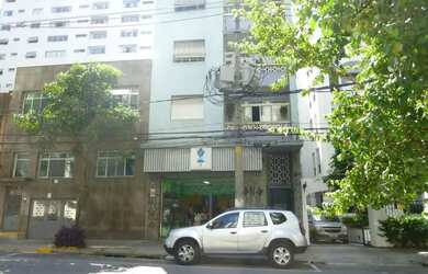 Imagem: A casa possui 3 Dormitórios, 5 Banheiros, 382m² de Área e