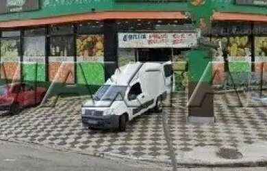 Imagem: O depósito possui 5 Vagas na garagem, 350m² de Área e está