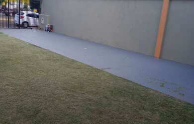 Imagem: A casa possui 2 Dormitórios, 2 Banheiros, 2 Vagas na garagem