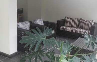 Imagem: O apartamento possui 2 Dormitórios, 1 Banheiro, 2 Vagas na