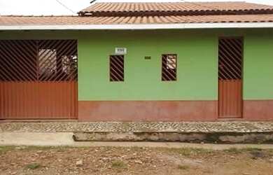 Imagem: A casa possui 3 Dormitórios, 3 Banheiros e está localizado