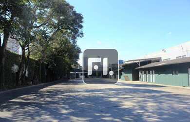 Imagem: O depósito possui 5 Vagas na garagem e 10264m² de Área e