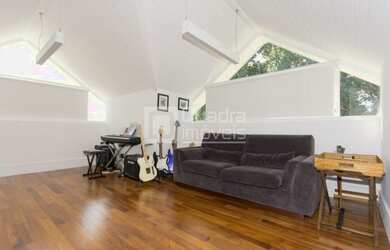 Imagem: A casa em condomínio possui 4 Dormitórios, 5 Banheiros, 4