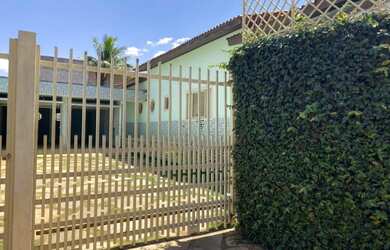 Imagem: A casa em condomínio possui 5 Dormitórios, 5 Banheiros, 5