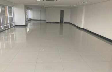 Imagem: O depósito possui 2 Vagas na garagem, 100m² de Área, Imóvel