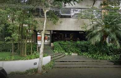 Imagem: O apartamento possui 4 Dormitórios, 2 Banheiros, 2 Vagas na