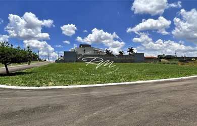 Imagem: O terreno possui 1.475m² de Área e está localizado em Campestre