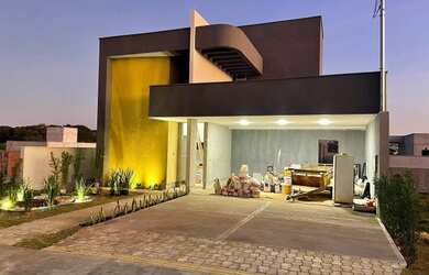 Imagem: A casa em condomínio possui 3 Dormitórios, 4 Banheiros, 2