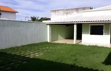 Imagem: A casa possui 2 Dormitórios, 1 Banheiro, 2 Vagas na garagem