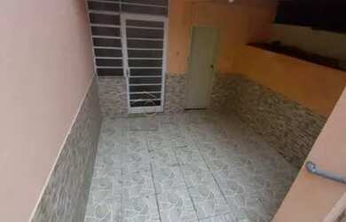 Imagem: A casa possui 2 Dormitórios, 1 Banheiro, 1 Vaga na garagem