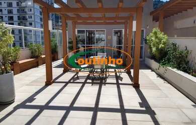 Imagem: O apartamento possui 2 Dormitórios, 2 Banheiros, 2 Vagas na