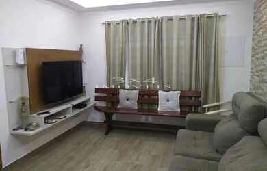 Imagem: A casa possui 3 Dormitórios, 3 Banheiros, 1 Vaga na garagem