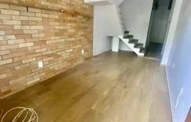 Imagem: A casa possui 4 Dormitórios, 2 Banheiros, 2 Vagas na garagem