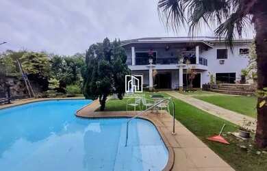 Imagem: A casa em condomínio possui 5 Dormitórios, 5 Banheiros, 5