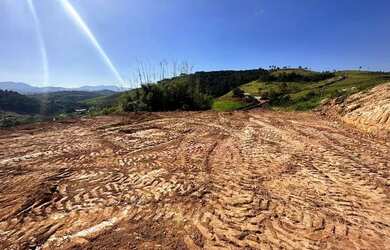 Imagem: O terreno possui 800m² de Área e está localizado em Jardim