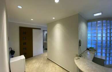 Imagem: O depósito possui 2 Vagas na garagem e 85m² de Área e está